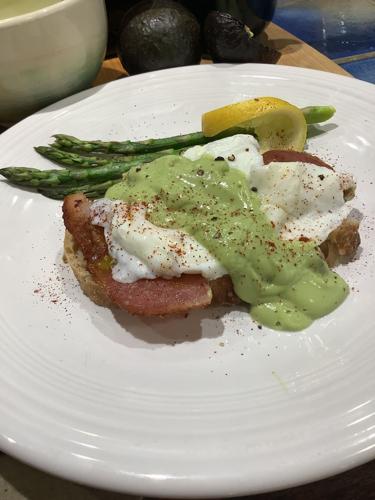 Avocado Hollandaise Eggs Bennie.jpg