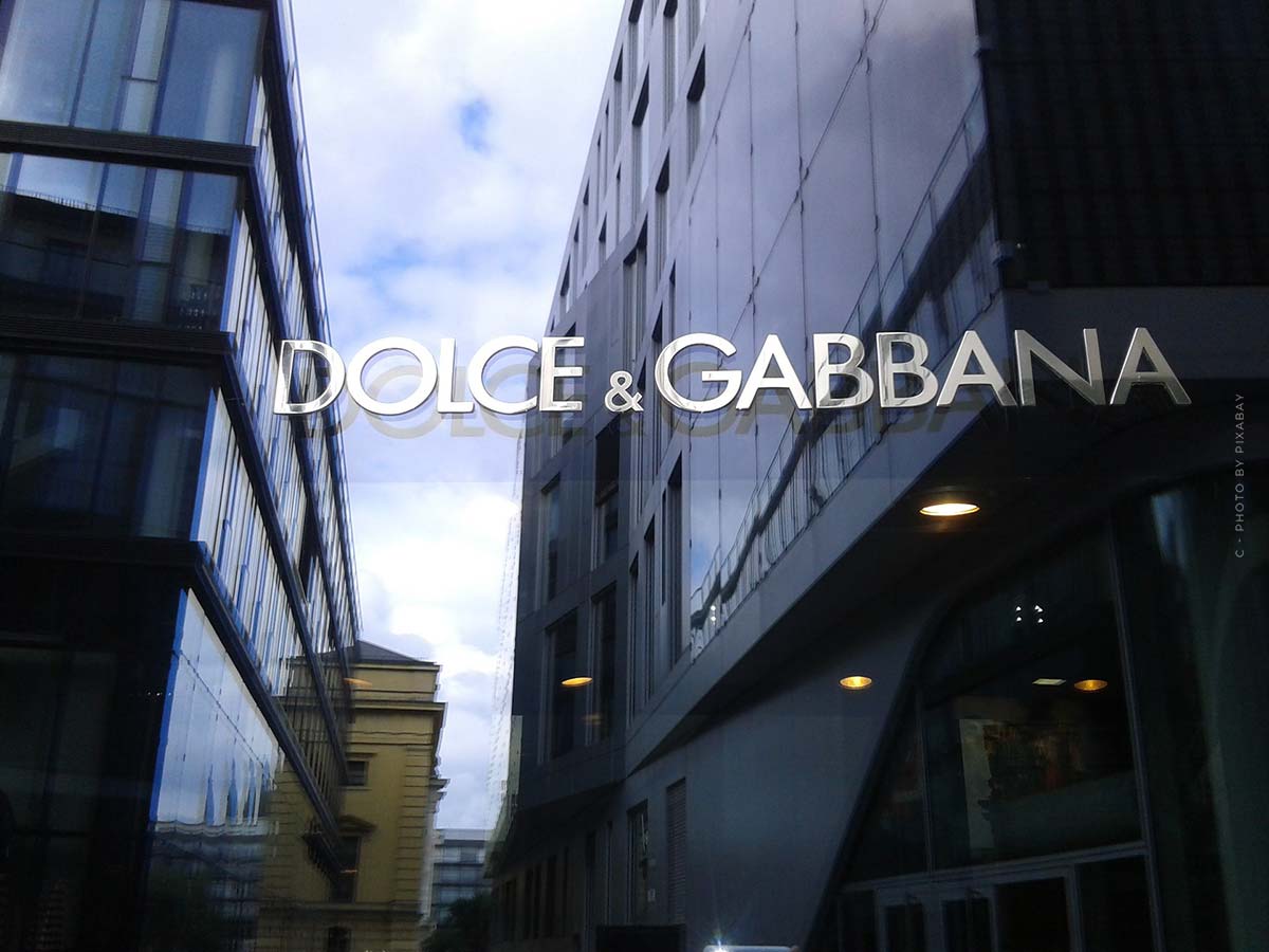 Dolce&Gabbana: Behind the Scenes of the Luxurious Runway Shows & Pompous Stores Dolce-Gabbana-Videos-List-Runway-Fashionshow-dresses-interviews-backstage-shop-sign-lettering