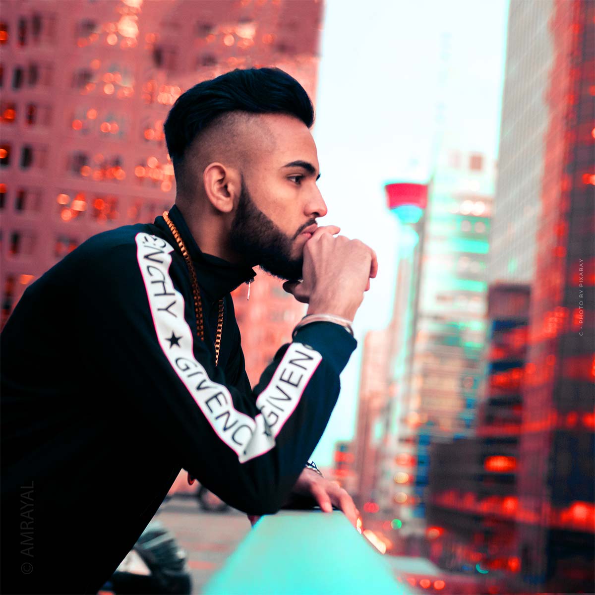 Hubert de Givenchy: His Fashions Shows, Favorite Models & Exclusive Interviews Givenchy-Designer-Listen-Videos-Parfums-Kleider-Mann-Pullover-Model