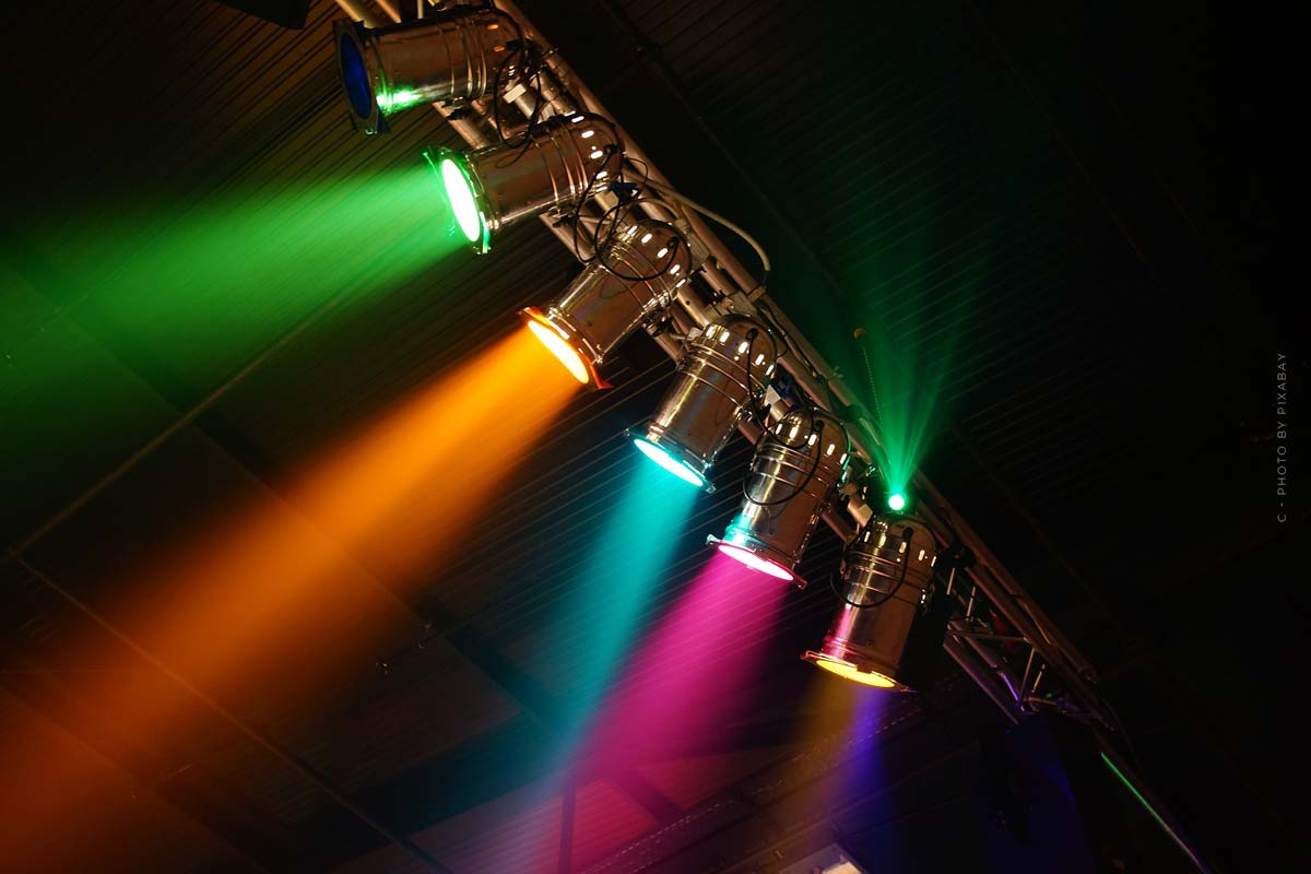 gucci-fashion show-lights-colors