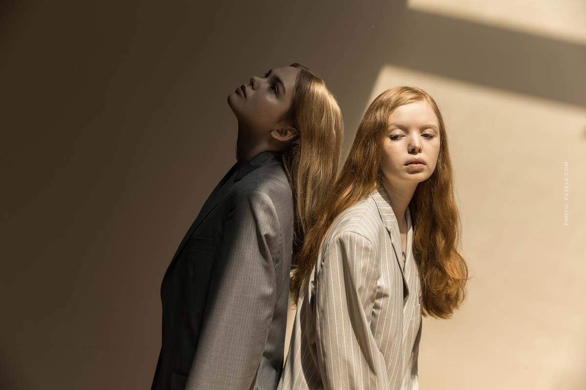 model-agency-management-young-models-blazer-blond-hair-smartly-dressed